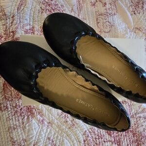 Gibson Latimer Sage Scrunch Black Leather Flats